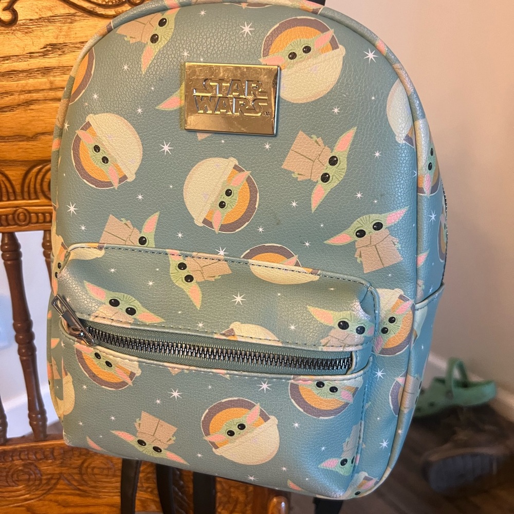 DISNEY STAR WARS THE MANDALORIAN Chibi Child MINI BACKPACK!